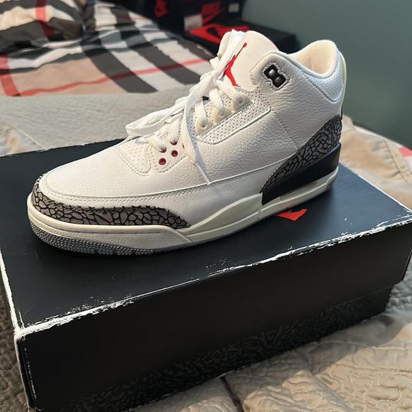Jordan 3 White cement Reimagined - Picture 3 of 5